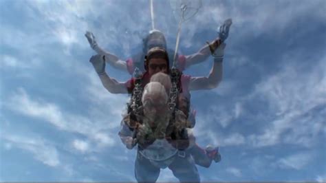 90 years old granny goes skydiving youtube