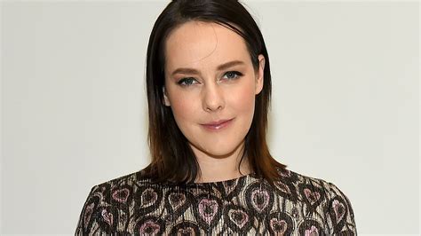 Hunger Games Star Jena Malone Gives Birth To Son Ode Mountain — See