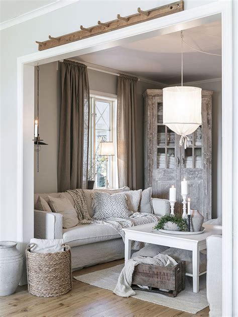 Congrats to danielle greene ruksznis who will take home the happy spring 🌼 vintage truck pallet sign and theresa shaw philbrook who won the hello spring 🌸 wreath round pallet sign! Warm natural tones and vintage decor: cozy cottage in ...
