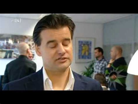 Toen johan twaalf jaar oud was verhuisde het gezin naar een benedenwoning in de weidestraat. Vrouw Johan Derksen niet blij met Kutscheet opmerking ...