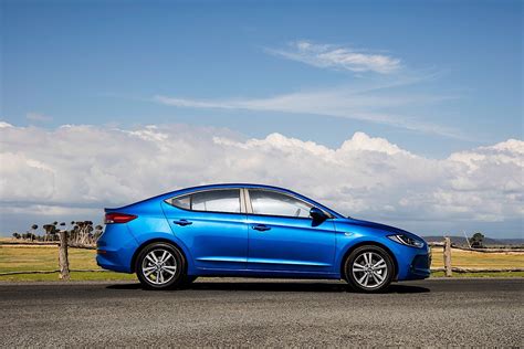 2016 hyundai elantra specs & photos