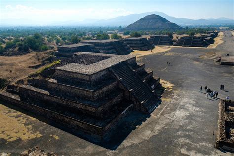 A densely forested area—the precursor to chapultepec park—was an important feature of the island, as was water control. From Teotihuacan to Tenochtitlan | Nicholas Waton