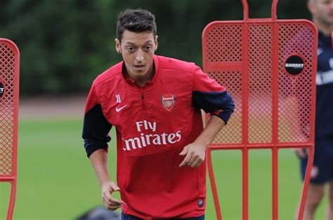Picture Special Mesut Ozil Is Put Through His Paces In First Arsenal