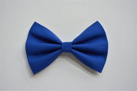 Flags of white, red and blue stripes (bands) quite often signals the relationships of some nations with other nations (for instance, the flag of netherlands and flags of its former colonies). Hair bowsroyal blue hair bowsgirls bows