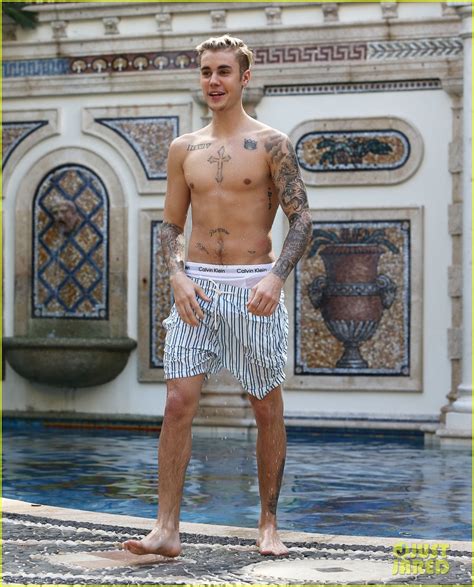 Justin Bieber Goes Shirtless For A Swim At The Versace Mansion Photo Justin Bieber