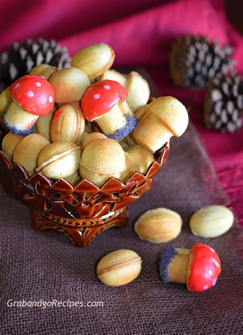 And it wouldn't be christmas without making yule logs, peppermint bark, or fruitcake. 21 Best Russian Christmas Desserts - Most Popular Ideas of ...