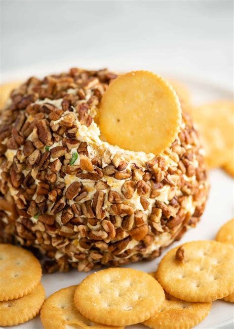 This Classic Cheese Ball Recipe Is A Must Have For All Of Your Holiday