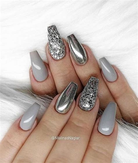 Dots looks like an ordinary fountain pen, a rod of each ends with the round metal tip. Silver mirror and glitter nail polish. | Silver nail ...