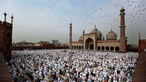 Muslim World Celebrates End Of Ramadan With Eid Al Fitr Abc News