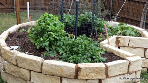 These compounds are used to fortify the compost bin located in the center of the garden. Hugelkultur in a Greenhouse - Will it work? (hugelkultur ...