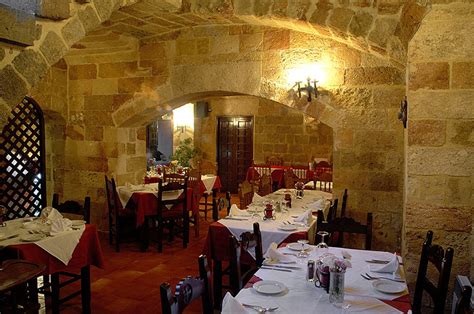 The Greek Kitchen Good Restaurants And Taverns Rhodes Island In Greece
