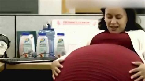 孕妇怀孕十个月挺着大肚子还要上班五胞胎孕妈却不知道宝爸是谁 腾讯视频