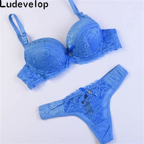 New Sexy Seamless Bra And Thong Set Underwear Women Satin Lace Push Up Bras Bikini Lingerie Set
