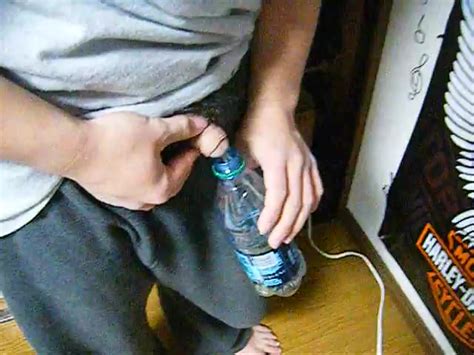 Guy Pissing In Bottle Gay Pissing Porn At Thisvid Tube