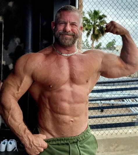 Muscle Daddies 🔥 Dougiemuscle 🔥 Musclethedadde