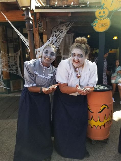 3 Tips On Enjoying Knotts Spooky Farm 2019 Mrs Kathy King
