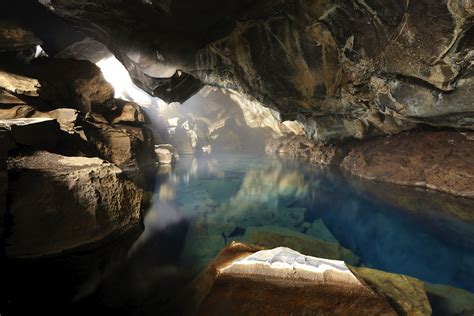 Grjótagjá La Cueva De Jon Snow En Islandia