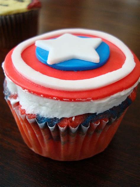 Avengers birthday cakes and cupcakes | cakes and cupcakes mumbai. Marvel Superhero Cupcakes (With images) | Cupcake cakes ...