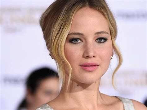 Jennifer Lawrence On Why She Gets Paid Less Than Her Male Co Stars Business Insider