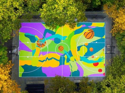 Un Street Artiste Transforme Un Terrain De Basket En Fresque Artistique