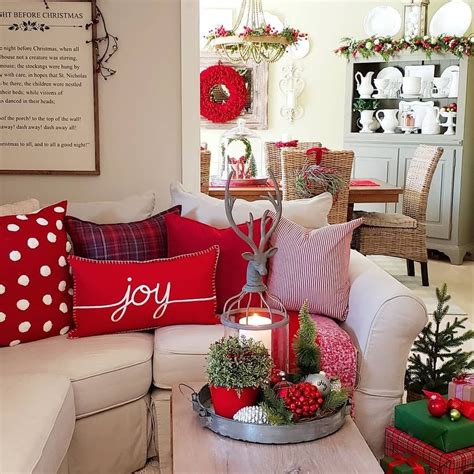 46 Popular Christmas Theme Coffee Table Decoration Ideas Beautiful