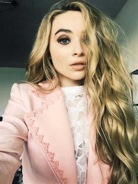 Hall Stars Wall Sabrina Carpenter