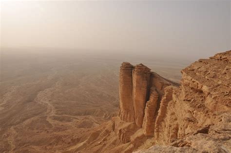 Quita todos los filtros o mira las sugerencias de tripadvisor. Edge of the World, Riyadh Province
