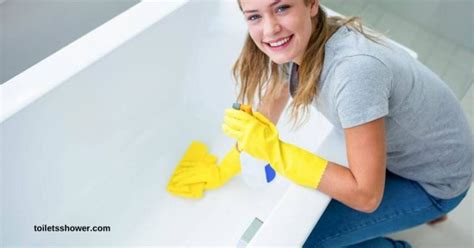 How To Clean A Bathtub With Bleach 5 Easy Steps
