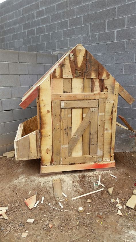 Chicken Coop Made Of Pallets 5 Steps Instructables