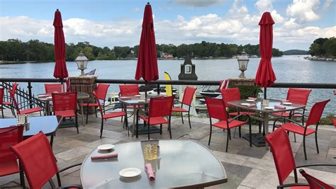 29 Lake Country restaurants and bars with outdoor and lakefront dining