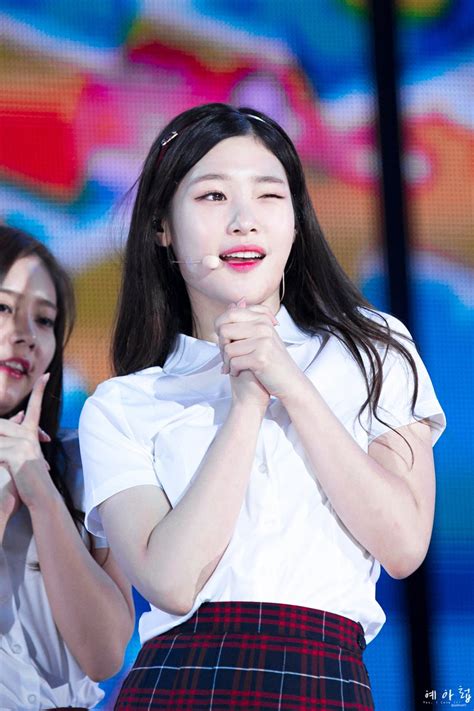 Netizens Claim That She Is The Most Beautiful New Generation Idol Daily K Pop News Latest K