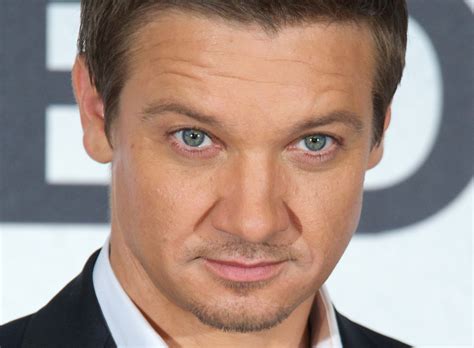 Jeremy lee renner (born january 7, 1971) is an american actor and singer. Jeremy Renner weight, height and age. We know it all!