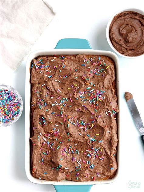 This is the perfect easy cake recipe! How to Convert My Layer Cake Recipes into Sheet Cakes ...