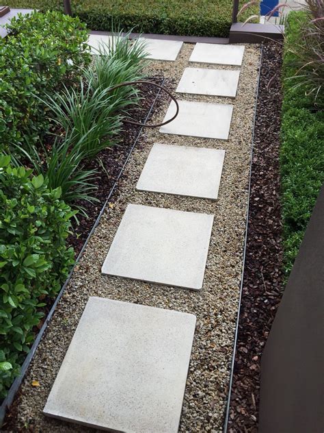 Landscaping Ideas With Stepping Stones Onesilverbox