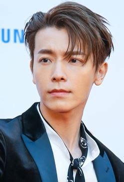 Super junior donghae, although currently out of public eyes because of his duty as a police officer is still fluttering the hearts of many. Lee Donghae - Wikipedia