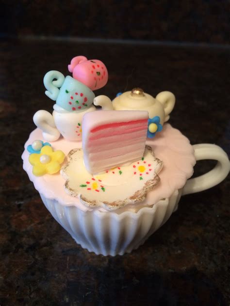 Alice In Wonderland Cupcakes By Pretty Lil Sweets Vanilla