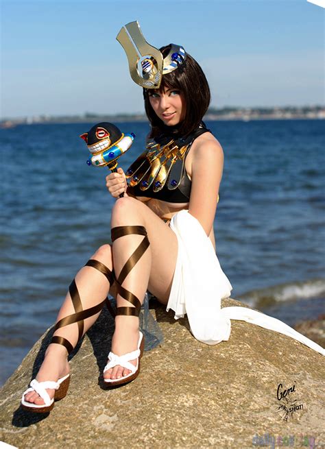 menace from queen s blade daily cosplay