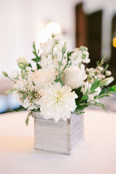 Even more brides today are opting to go unique, with diy wedding centerpieces like seasonal fruit, vintage books or reclaimed objects. 6 Tips to Keeping Your Centerpieces Chic | Bridal shower ...