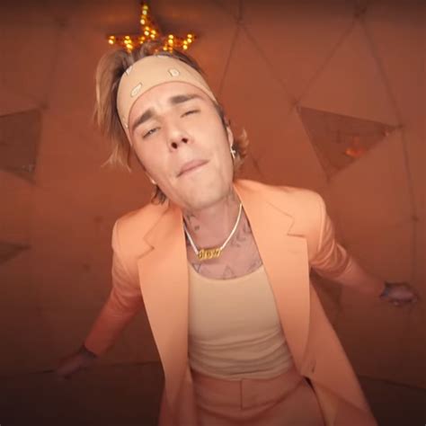Https://tommynaija.com/outfit/justin Bieber Peaches Outfit