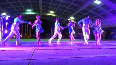 Colombianos Bailando Salsa Caleña Cali Youtube