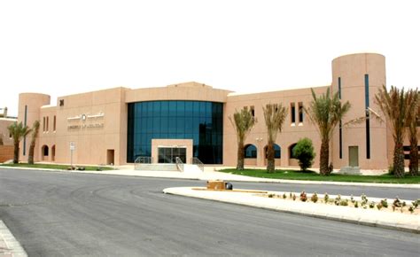 سمو أمير تبوك يطلع على تقرير مجلس جامعة الدول العربية على مستوى القمة. كلية الطب بجامعة الملك فيصل | المرسال