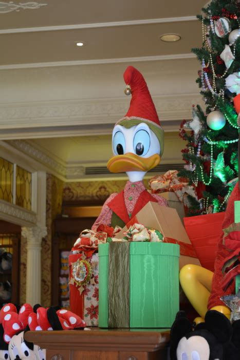 We did not find results for: MouseSteps - Christmas Decorations Arrive to Magic Kingdom ...
