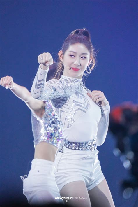 Pin By Jennie On 『chaeryeong』 Korean Outfits Kpop Itzy Kpop Girls