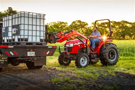 Massey ferguson, marchio mondiale di agco (nyse:agco), è lieta di annunciare che è onorata di ricevere il red dot award: New Product: Massey Ferguson 1800E, 2800E Series Compact ...