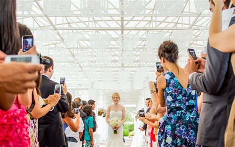 23 Wedding Photos Ruined By Camera Phones Go Unplugged
