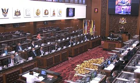 Raja kamarul bahrin shah ahli dewan negara di parlimen malaysia, 12 nov 2020. Dua angkat sumpah jadi ahli Dewan Negara