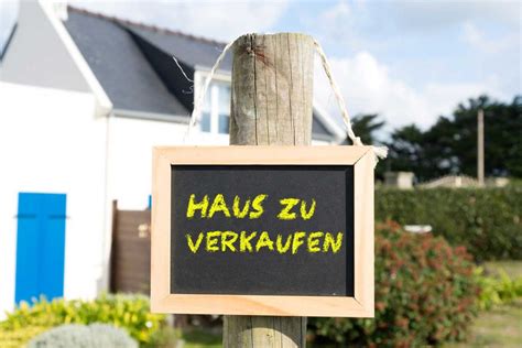 Wie findet man ein haus ohne makler? Privat oder Makler - wie verkaufe ich mein Haus? - experto.de