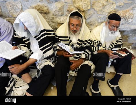 Yemenite Jews Torah Hi Res Stock Photography And Images Alamy