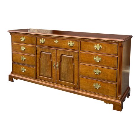Thomasville Mahogany Collection Chippendale 12 Drawer Credenzalow
