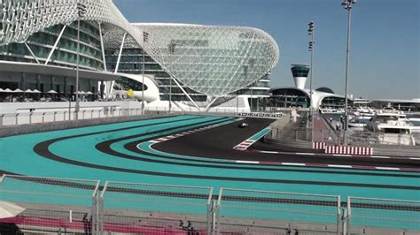 Formula 1 Cars Practising Yas Viceroy Hotel Abu Dhabi 2011 Youtube